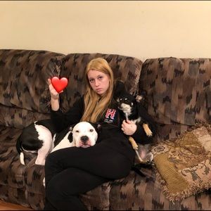 Meet your Posher, Laura